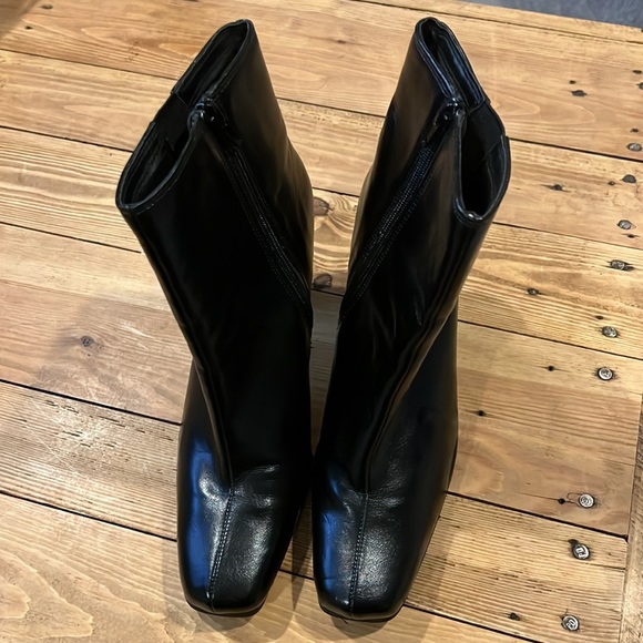 Women’s black leather 3 inch heal boots size 10 - Picture 2 of 7